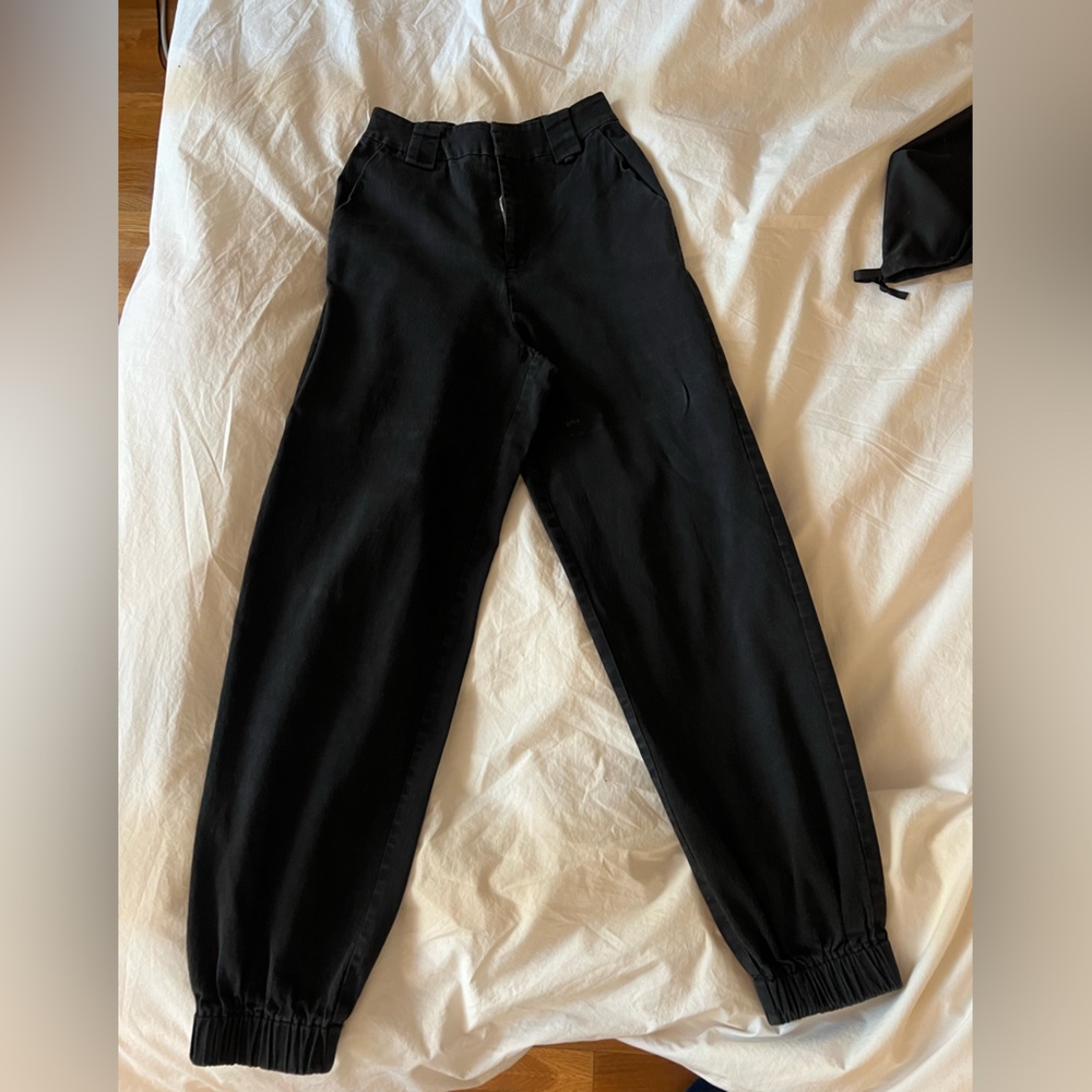I am Gia  pants